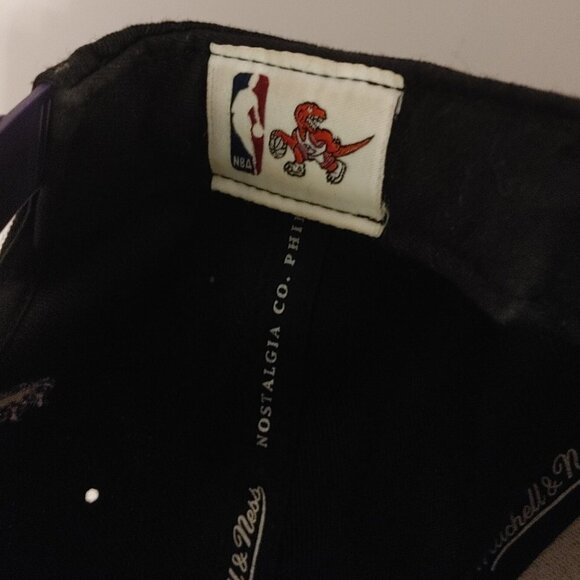 Raptors Old Logo Mitchell And Ness Snapback White Black Purple Under Brim - New - Picture 4 of 9
